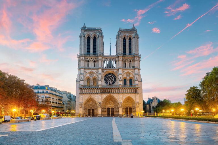 Notre-Dame_Paris_Tours_Guide