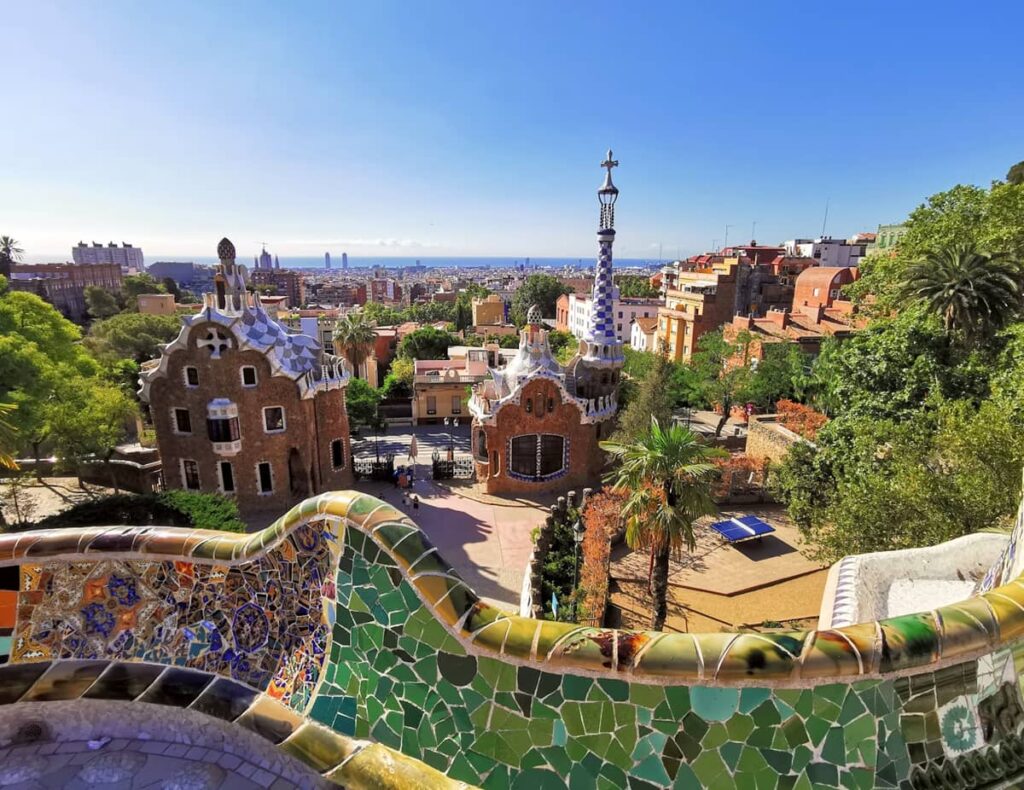 Guided Tours in Paris and Barcelona